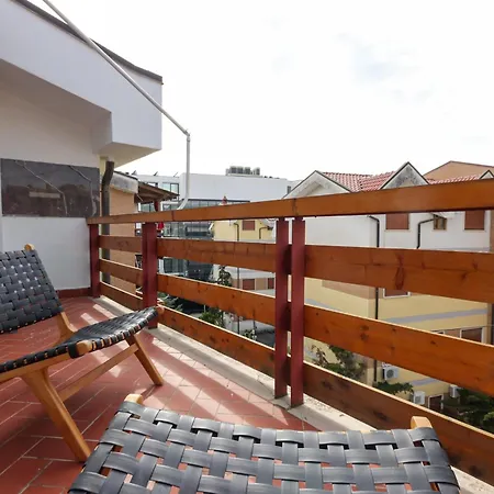 Rooftop With Balcony Next To Fafa Apartamento Golem (Tirana)